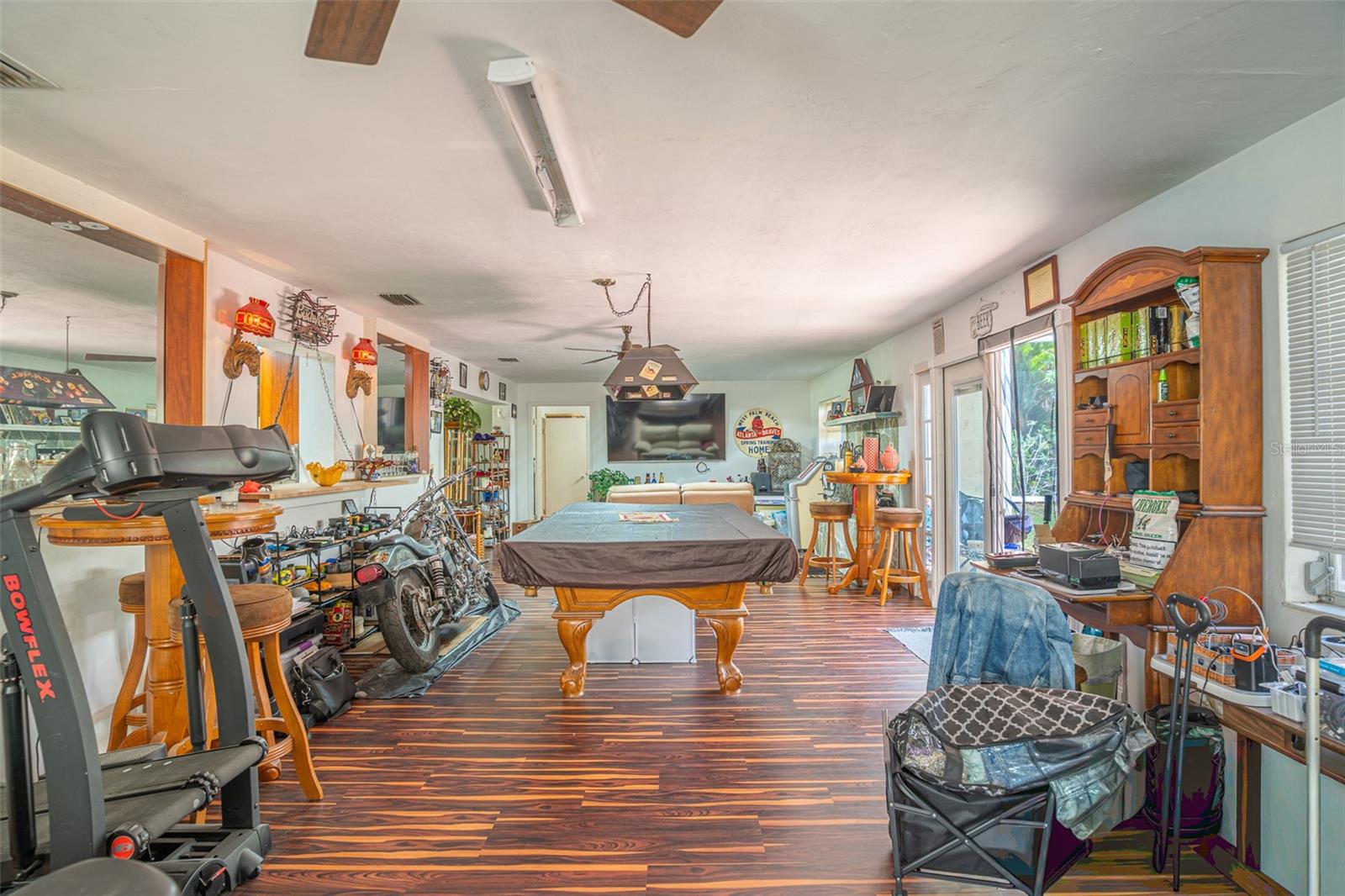 305 CLOVERLEAF RD