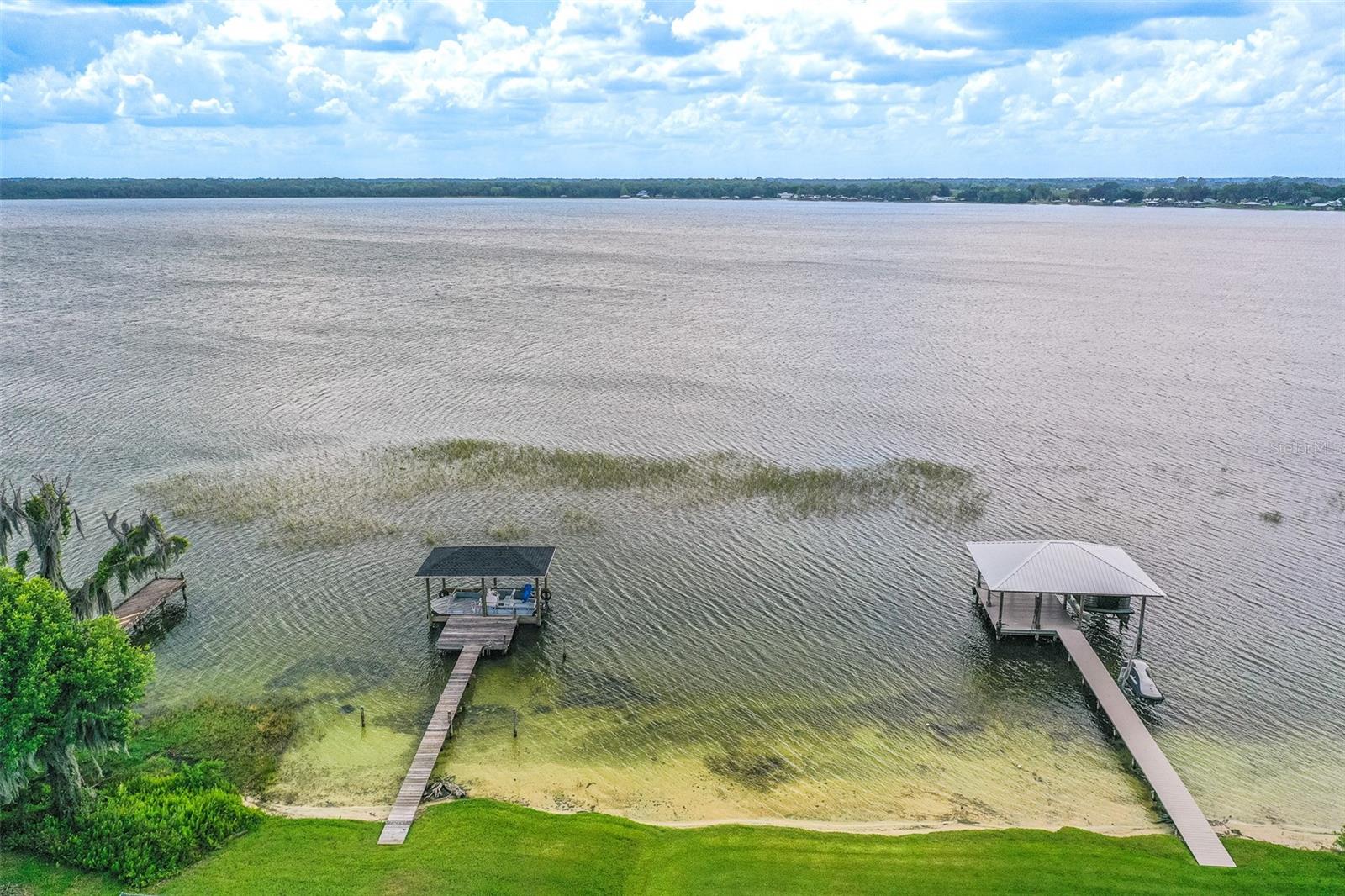 305 CLOVERLEAF RD