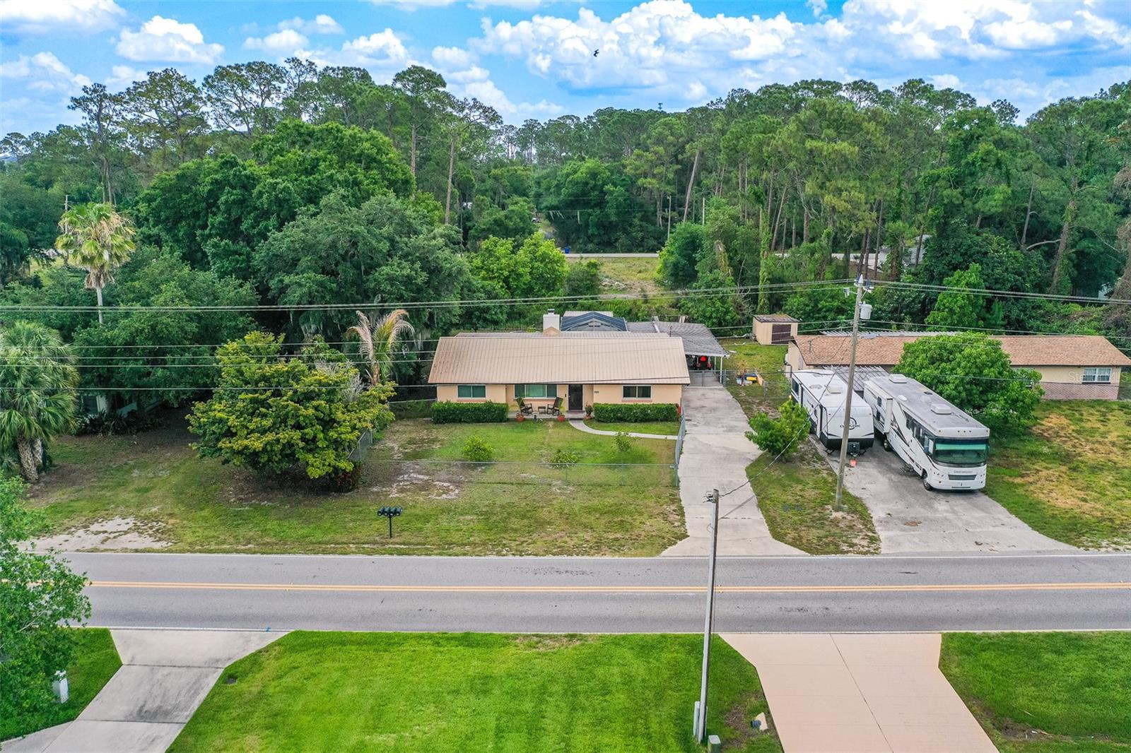 305 CLOVERLEAF RD