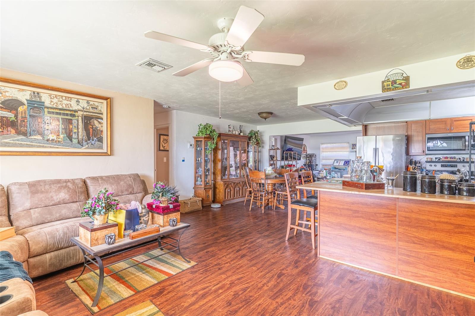 305 CLOVERLEAF RD