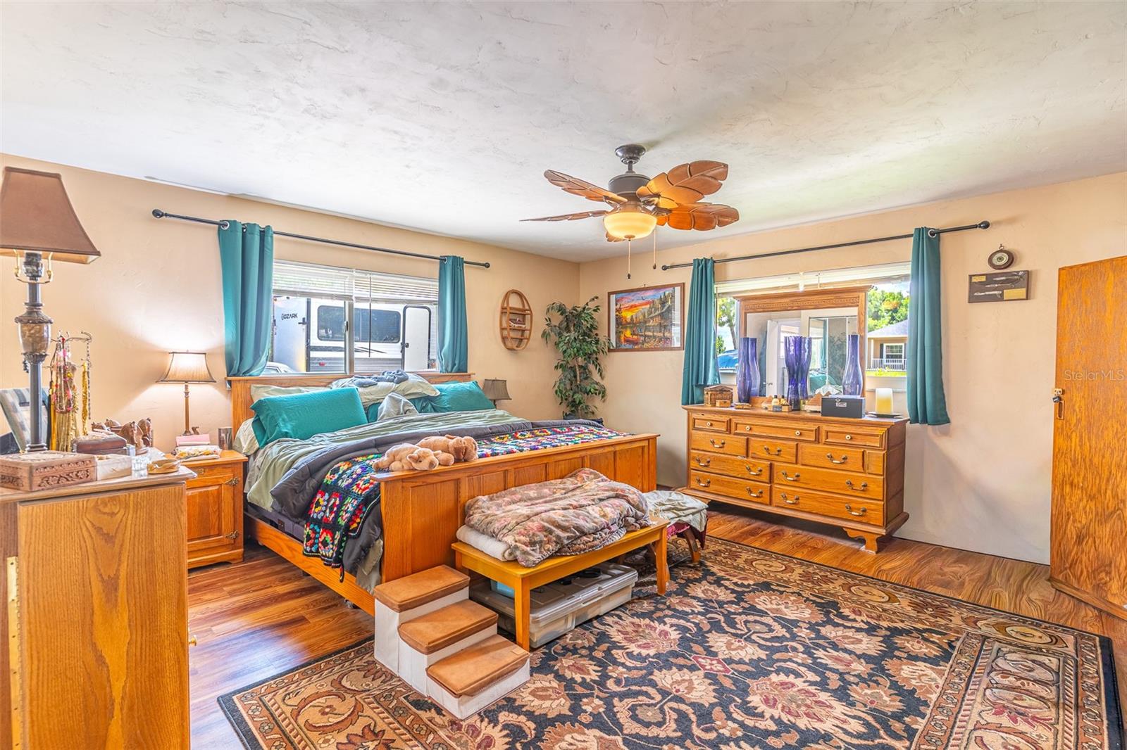 305 CLOVERLEAF RD