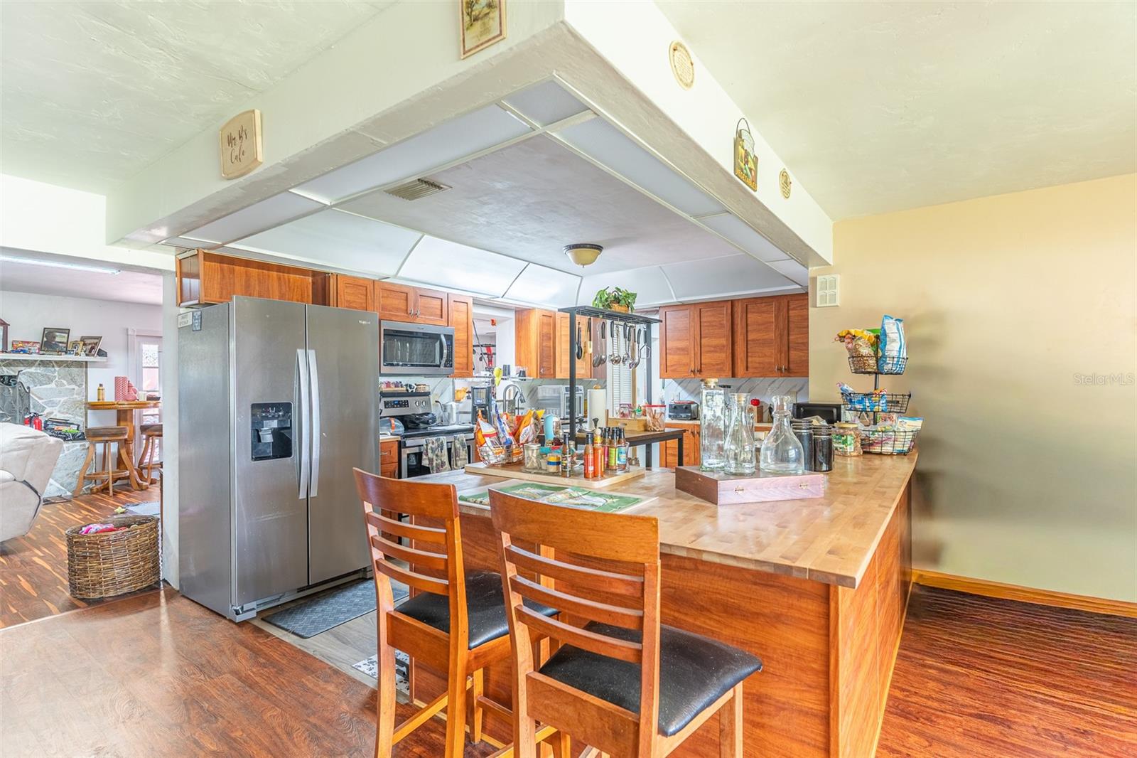 305 CLOVERLEAF RD