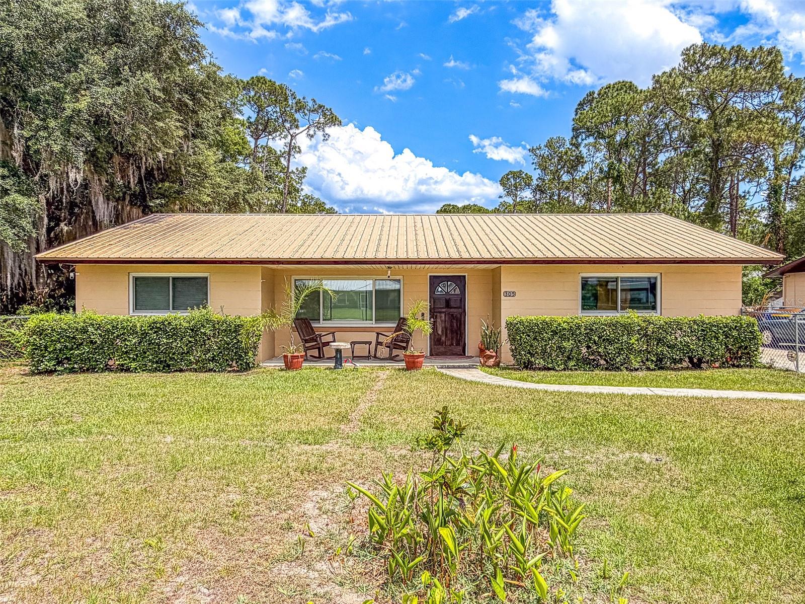 305 CLOVERLEAF RD