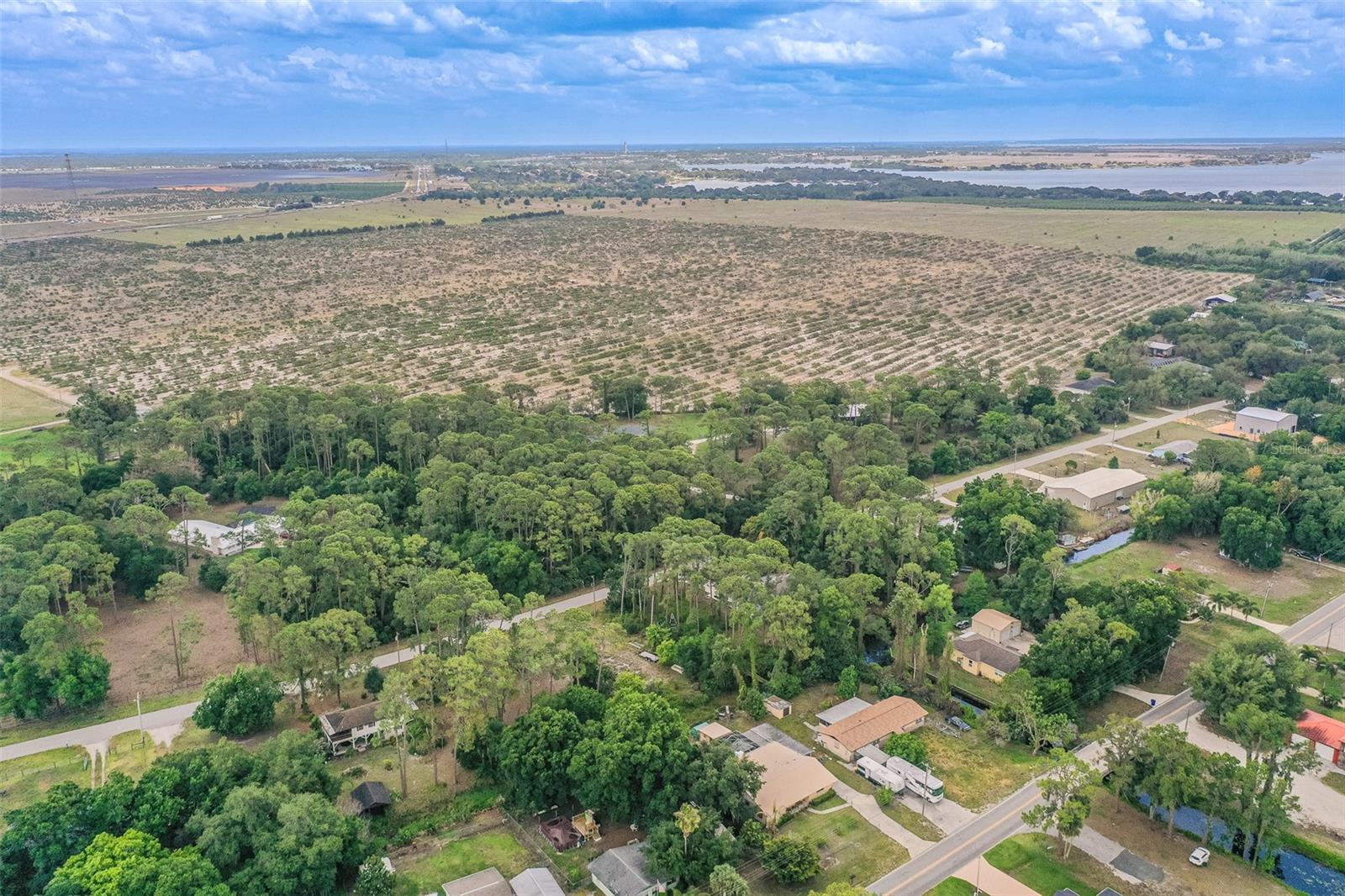 305 CLOVERLEAF RD