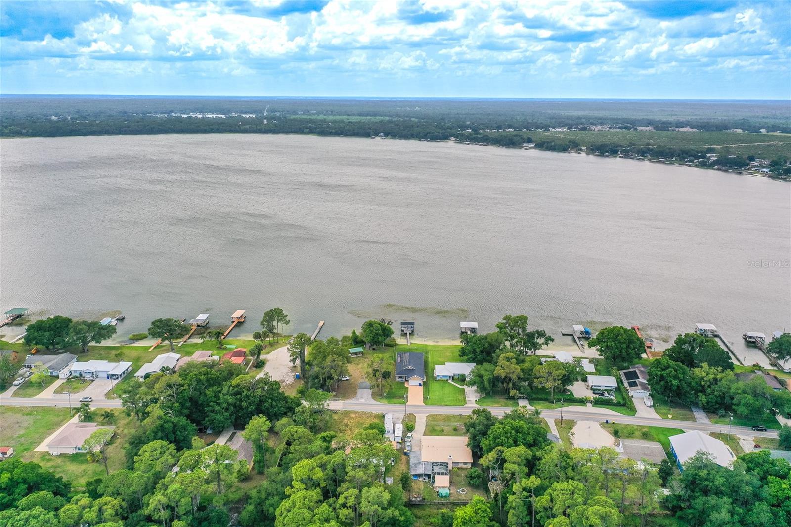 305 CLOVERLEAF RD