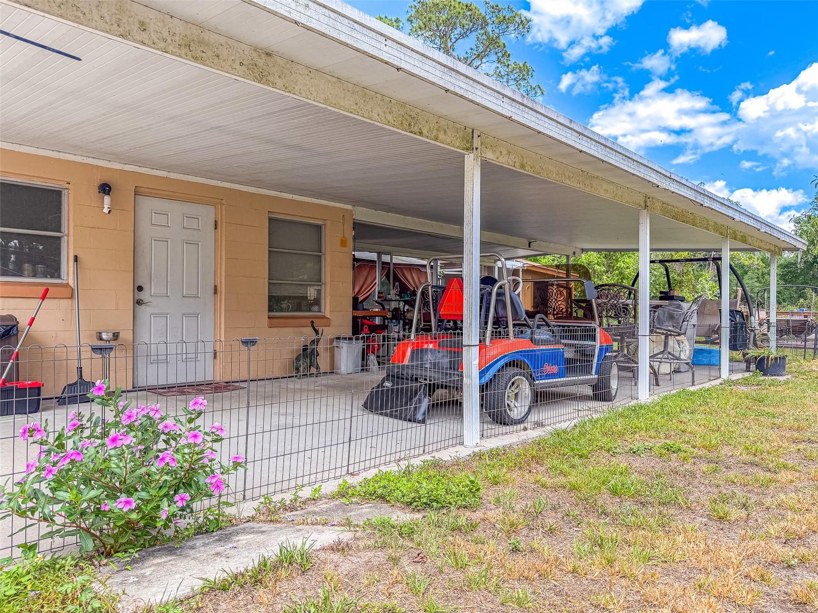 305 CLOVERLEAF RD