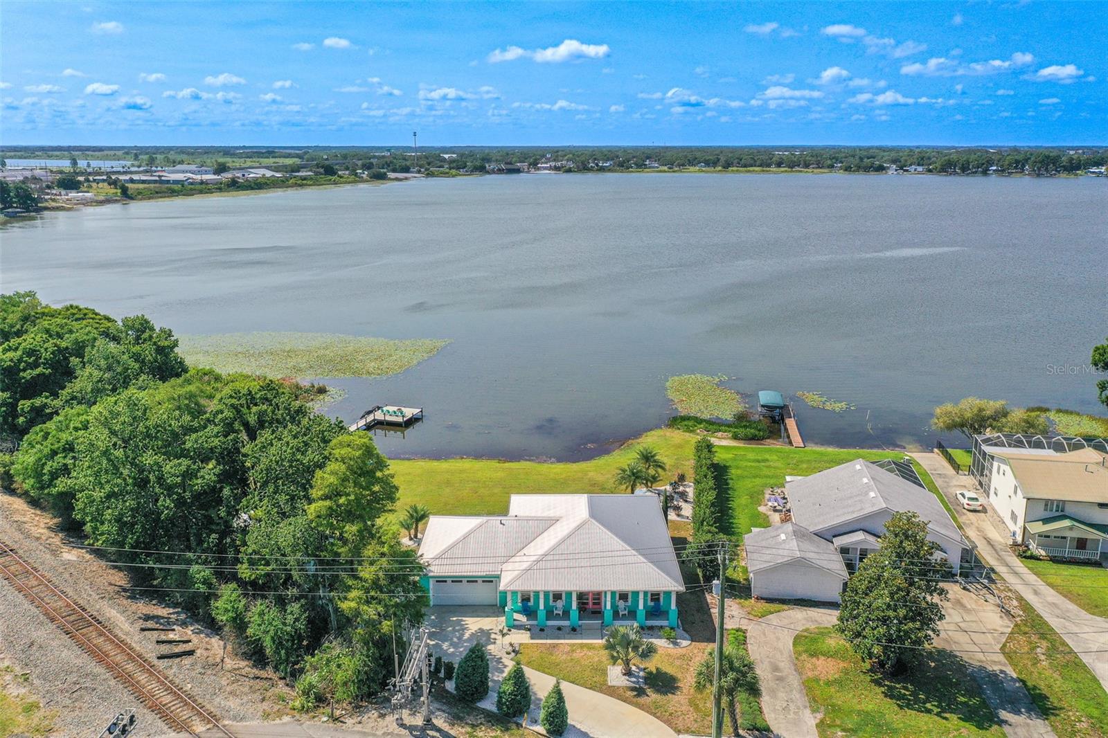 1290 N LAKE SHIPP DR N