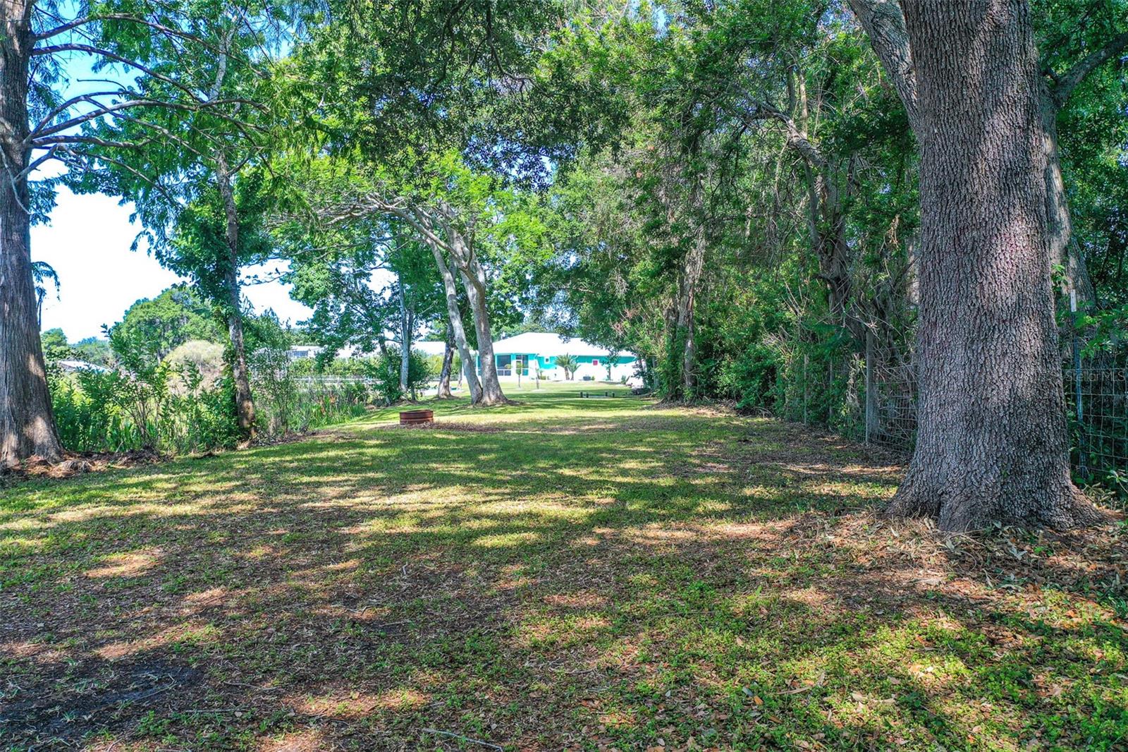 1290 N LAKE SHIPP DR N