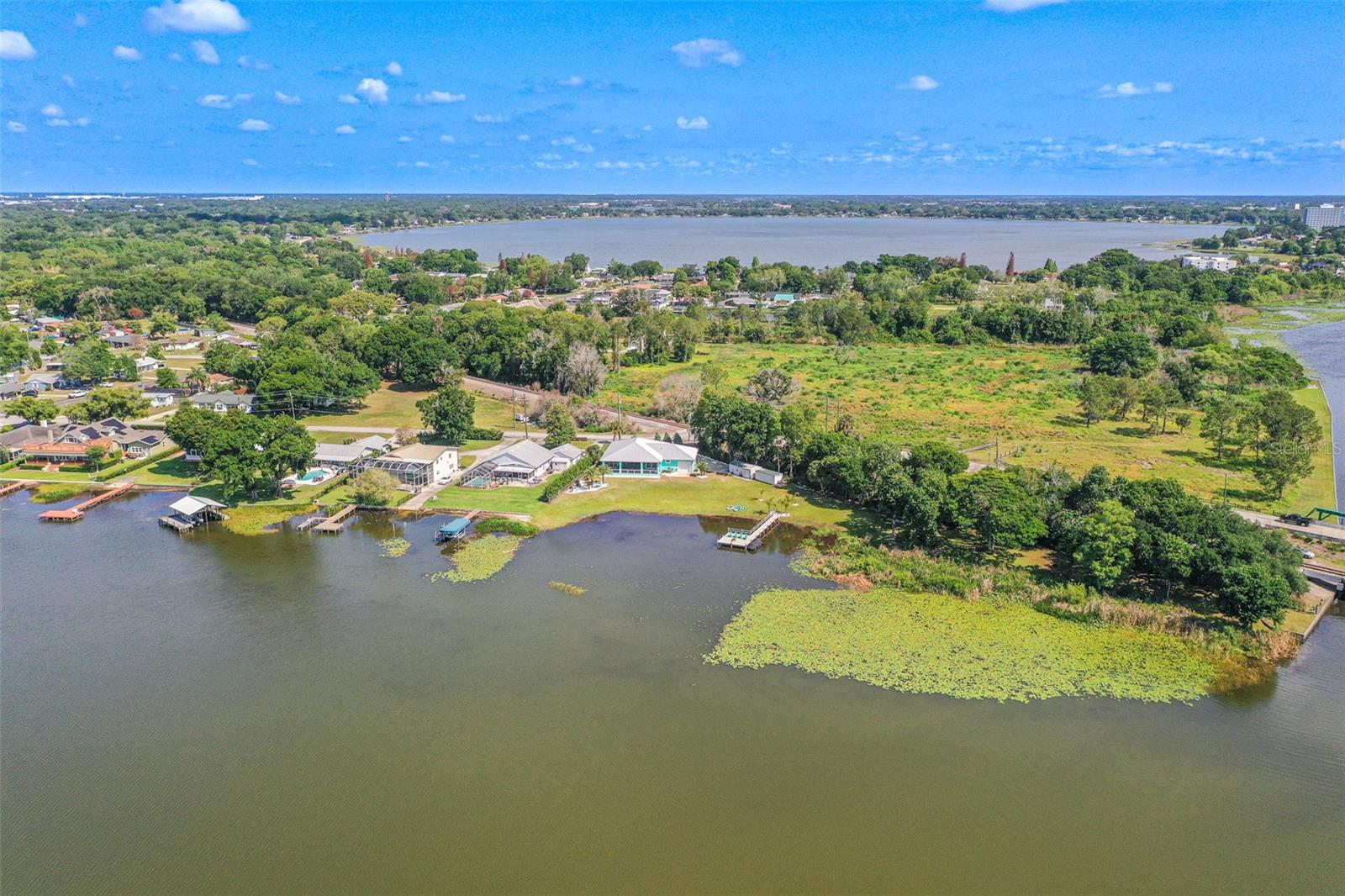 1290 N LAKE SHIPP DR N