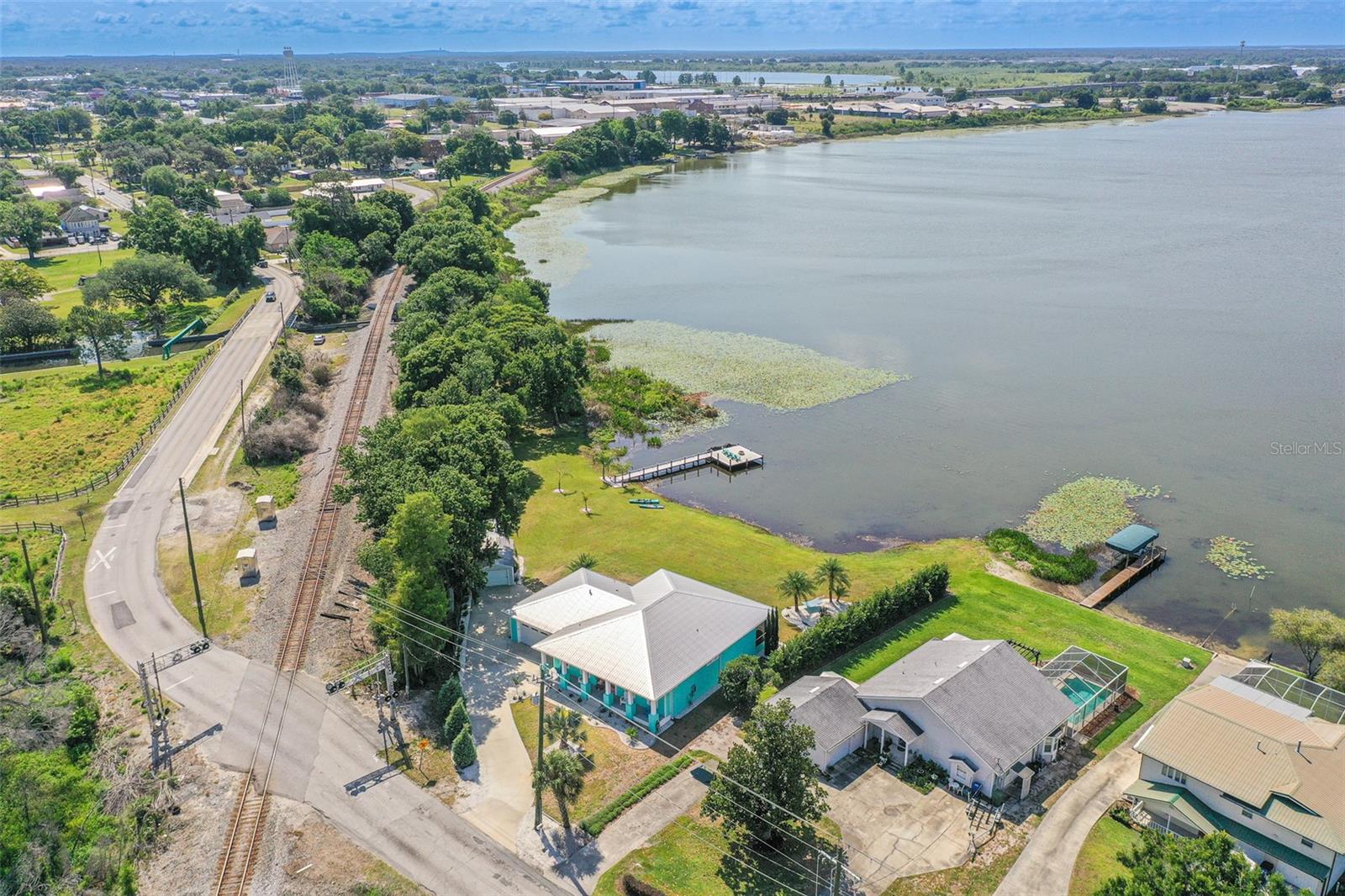 1290 N LAKE SHIPP DR N