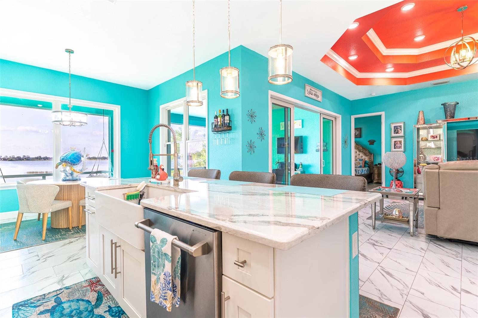 1290 N LAKE SHIPP DR N