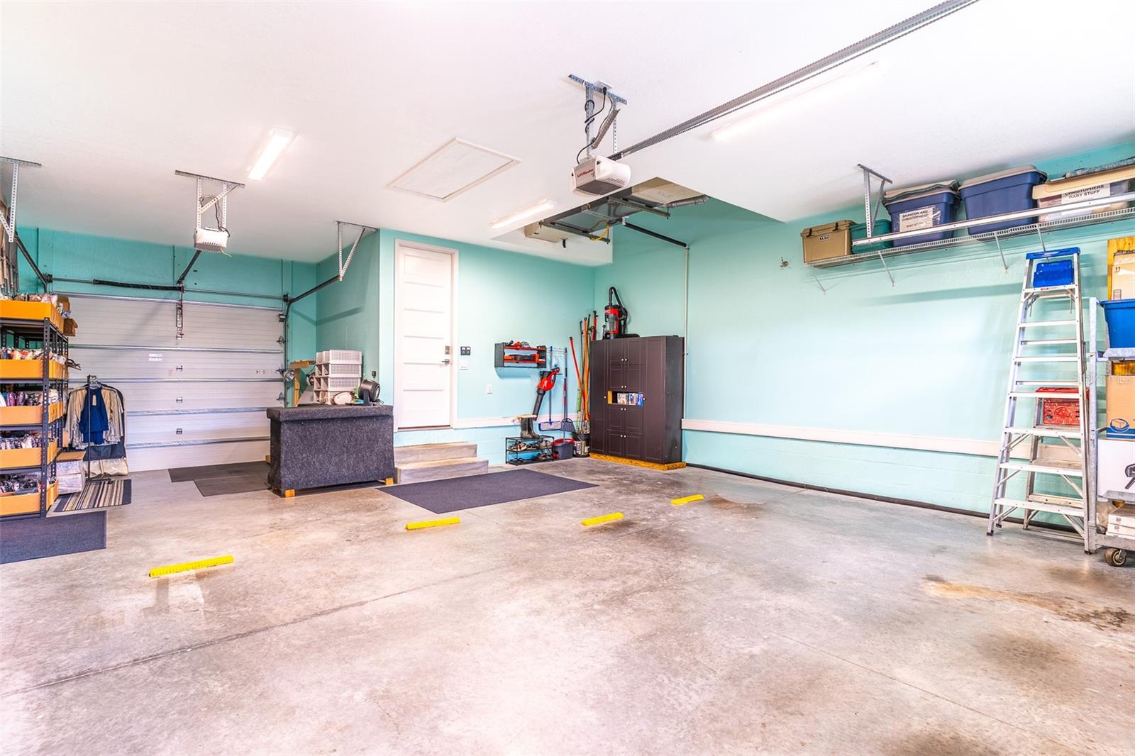 1290 N LAKE SHIPP DR N