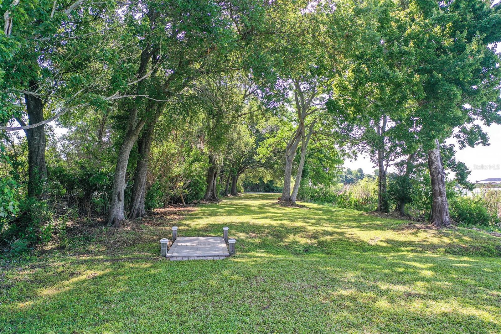 1290 N LAKE SHIPP DR N