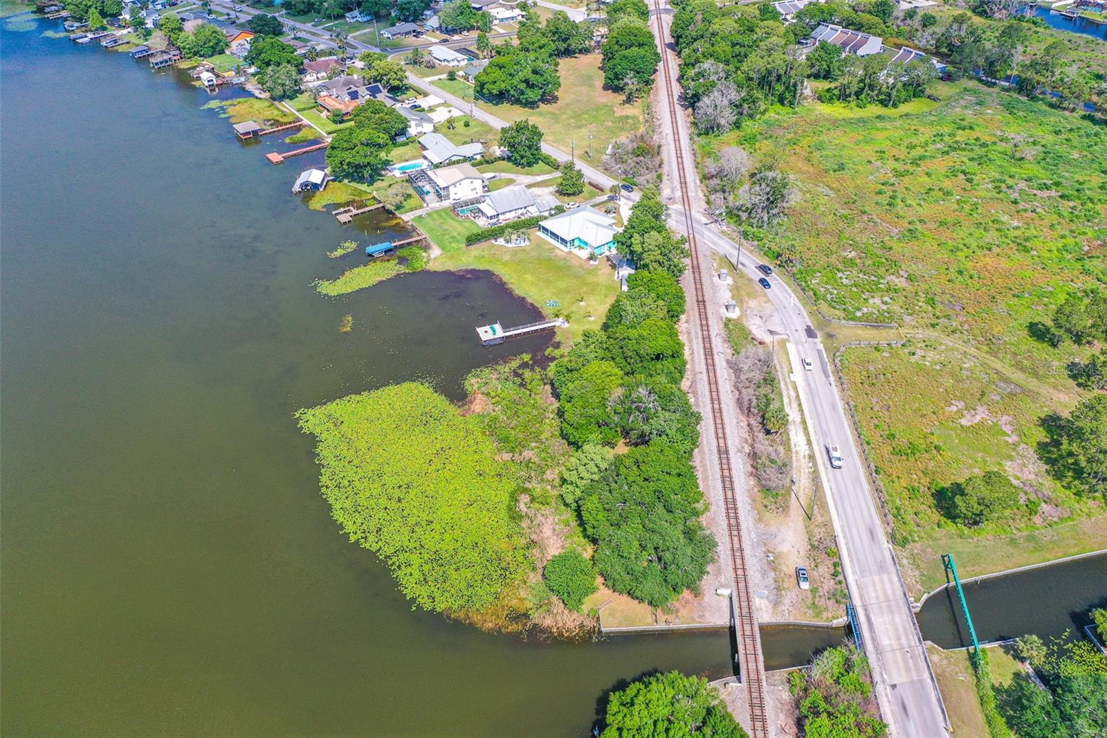 1290 N LAKE SHIPP DR N