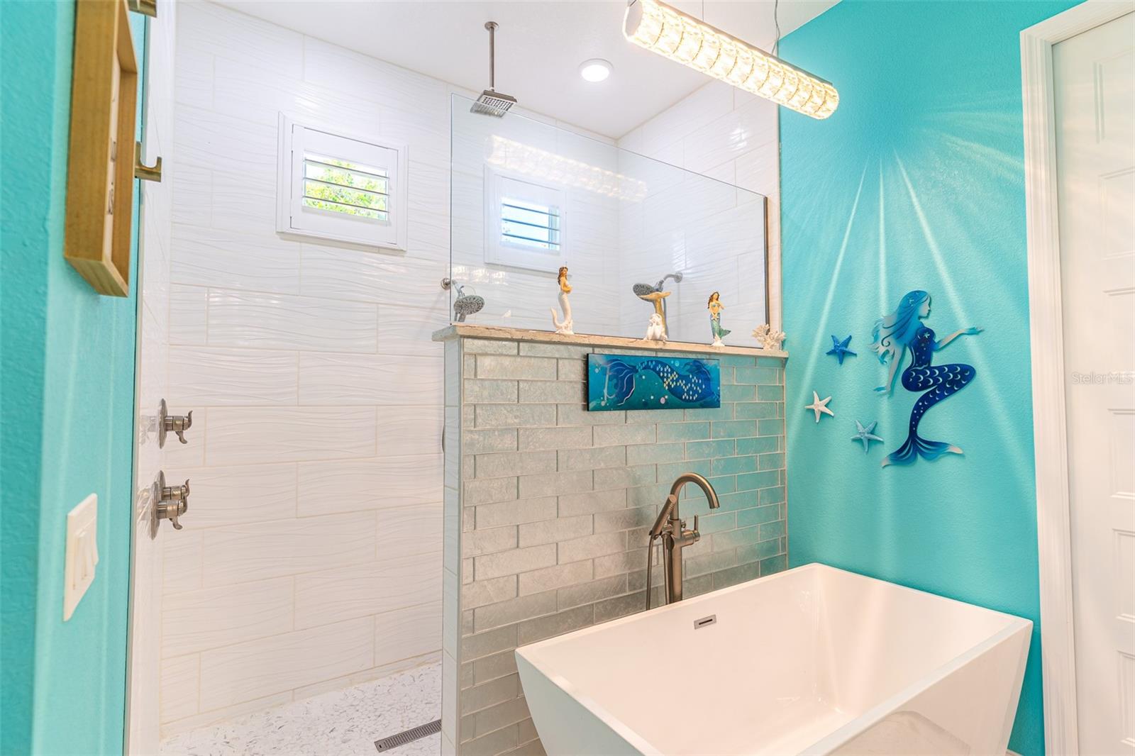 1290 N LAKE SHIPP DR N