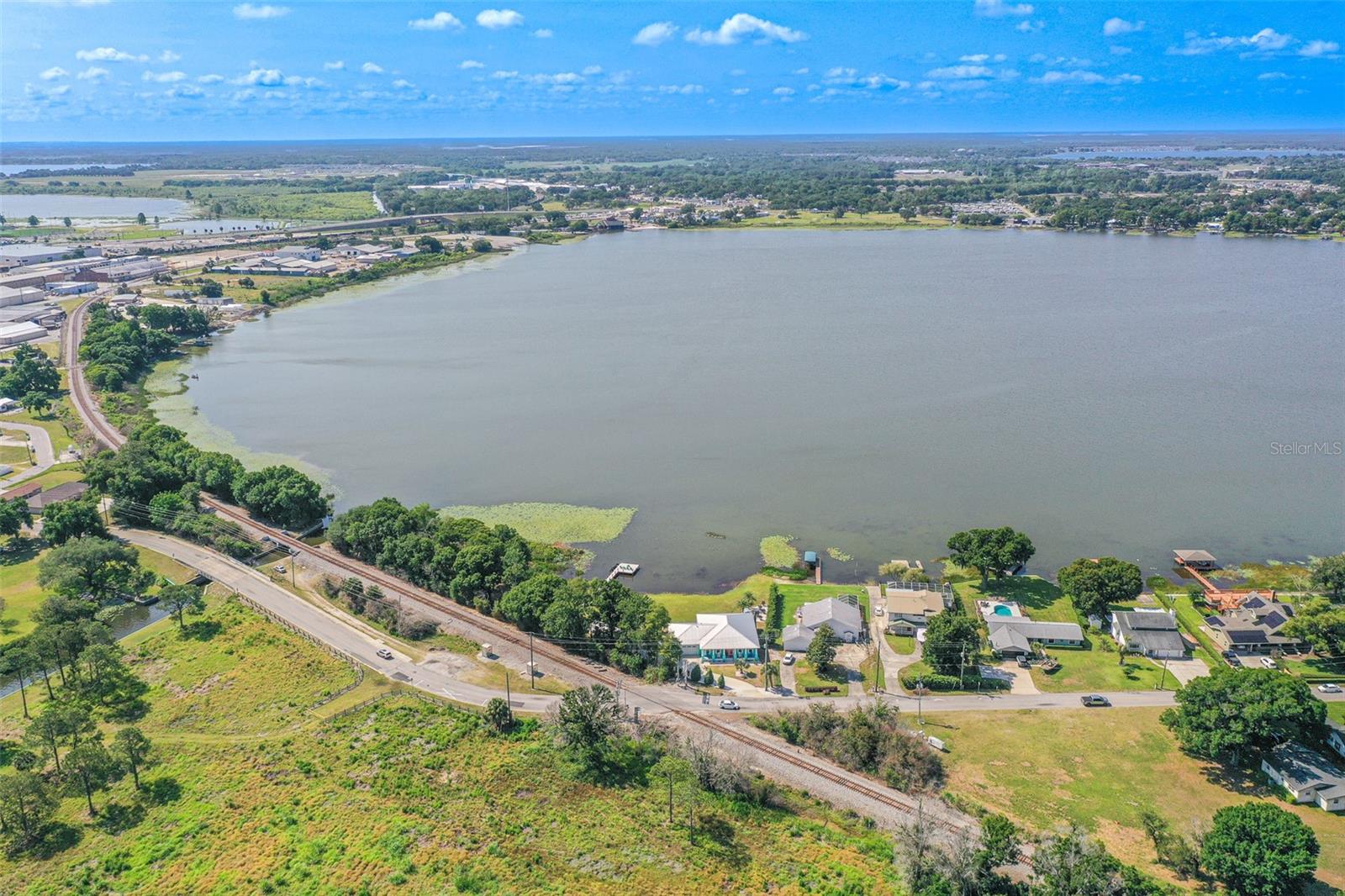 1290 N LAKE SHIPP DR N