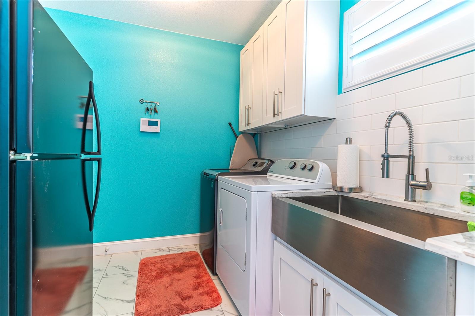 1290 N LAKE SHIPP DR N