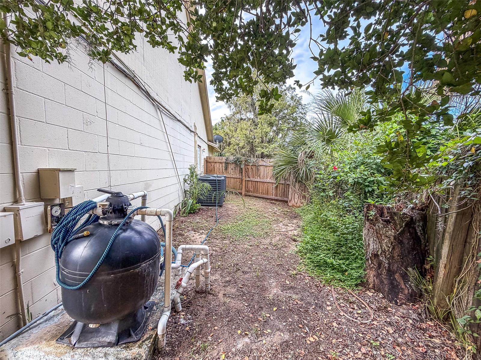 631 STONE DR