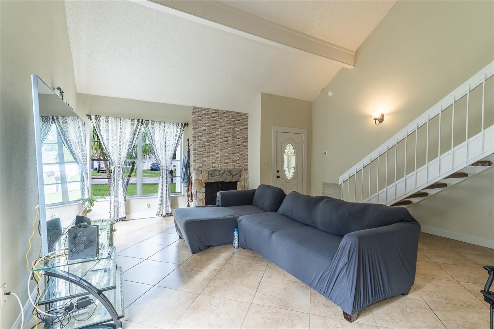 631 STONE DR