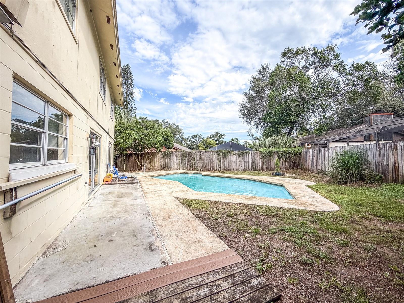 631 STONE DR