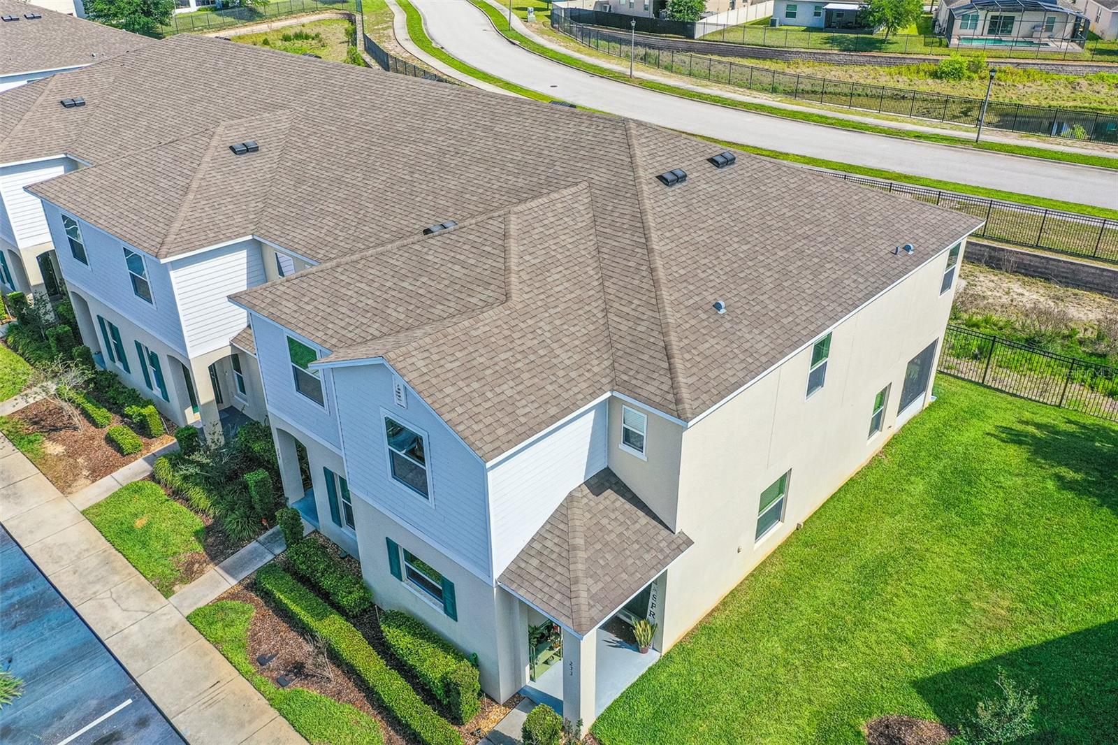 233 PRIMROSE DR