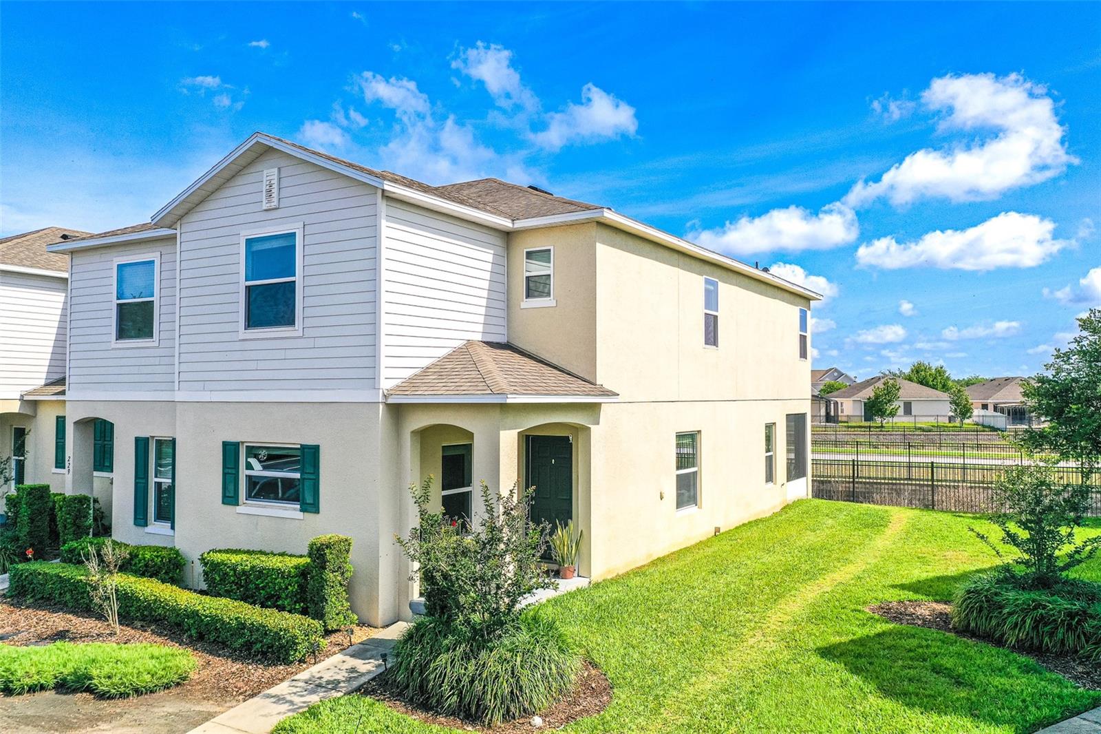 233 PRIMROSE DR