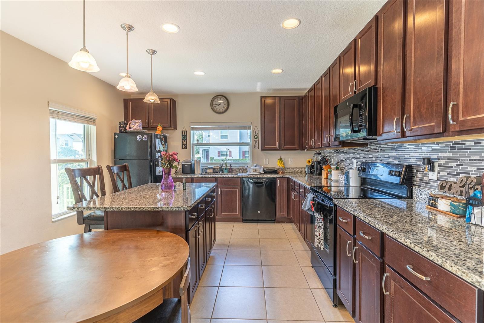 233 PRIMROSE DR