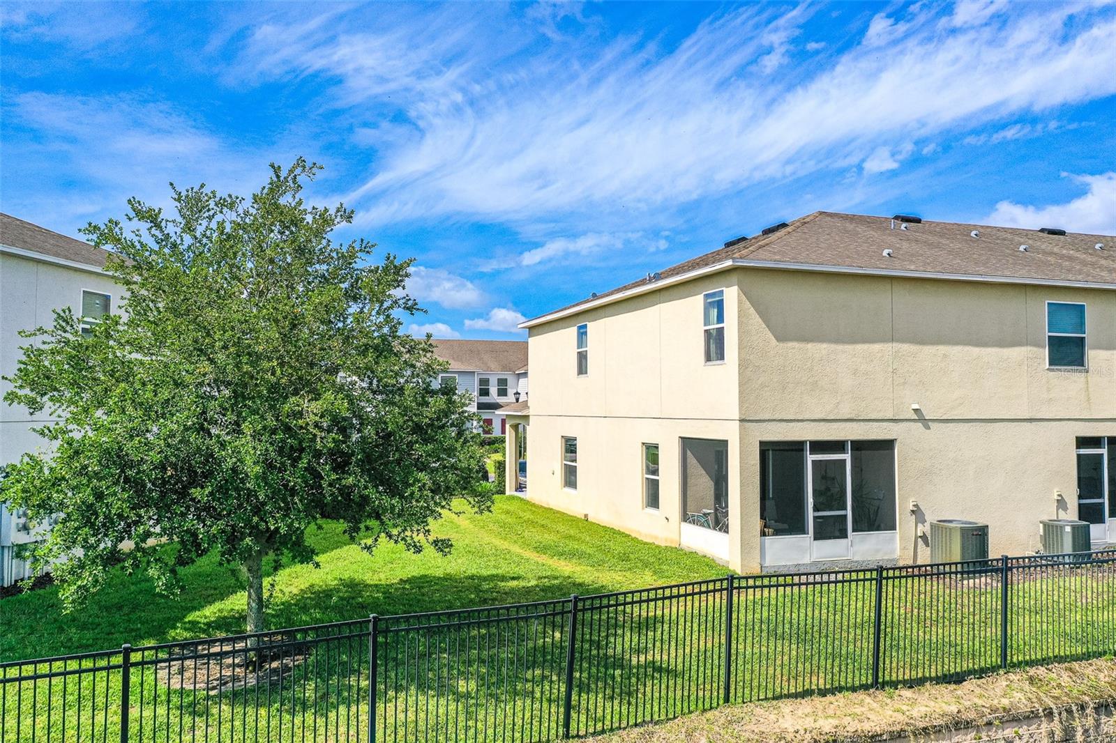 233 PRIMROSE DR