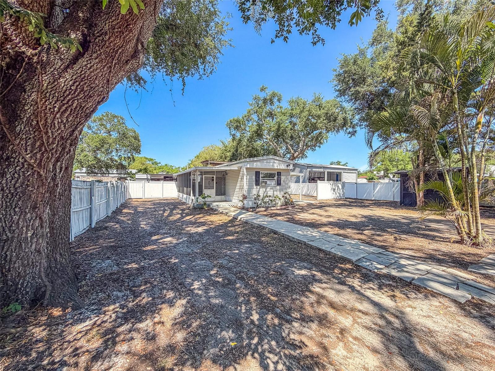 5807 BARRY LN