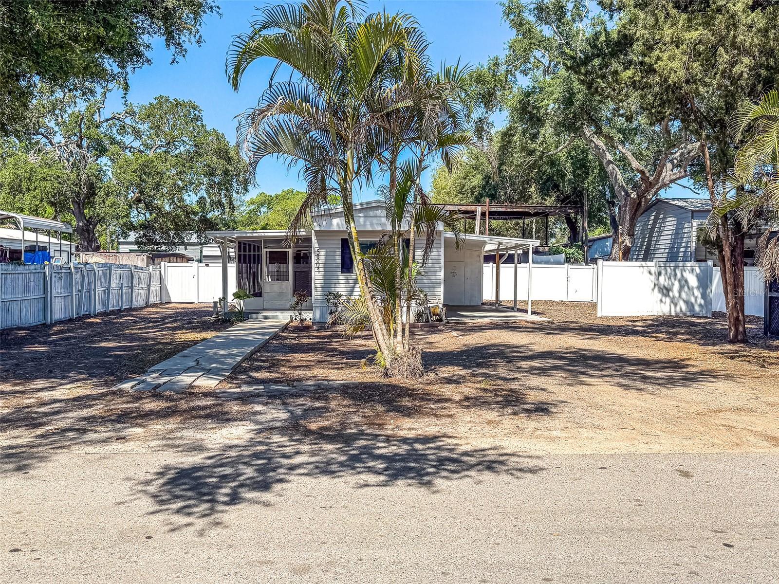 5807 BARRY LN