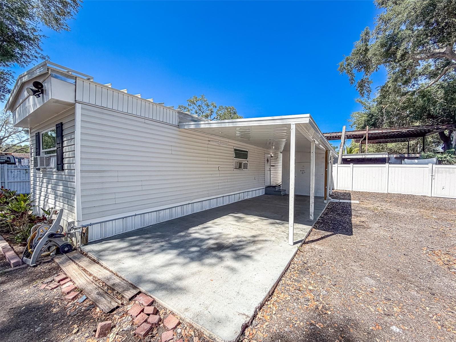 5807 BARRY LN