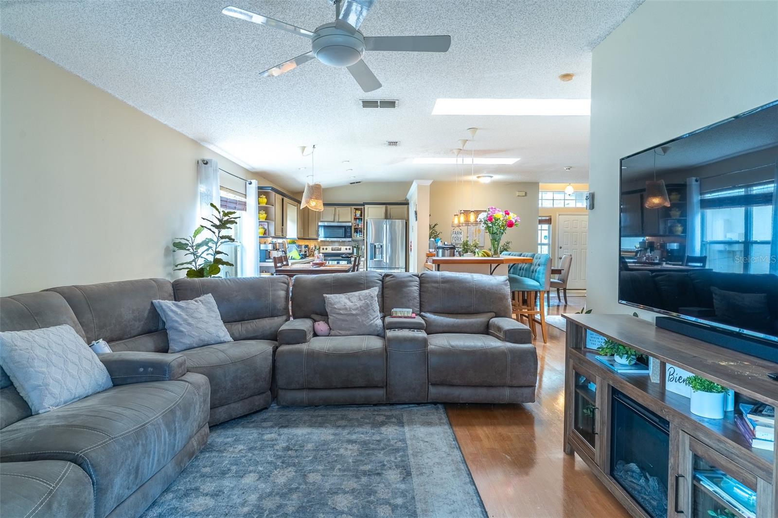 549 SHORT PINE CIR