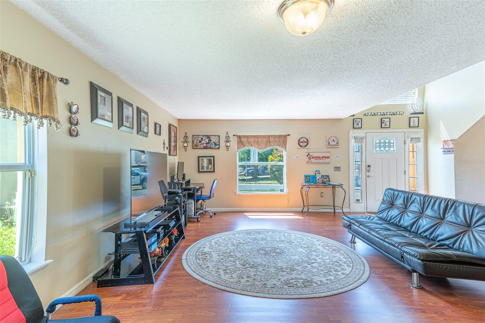 407 SAMUEL ST