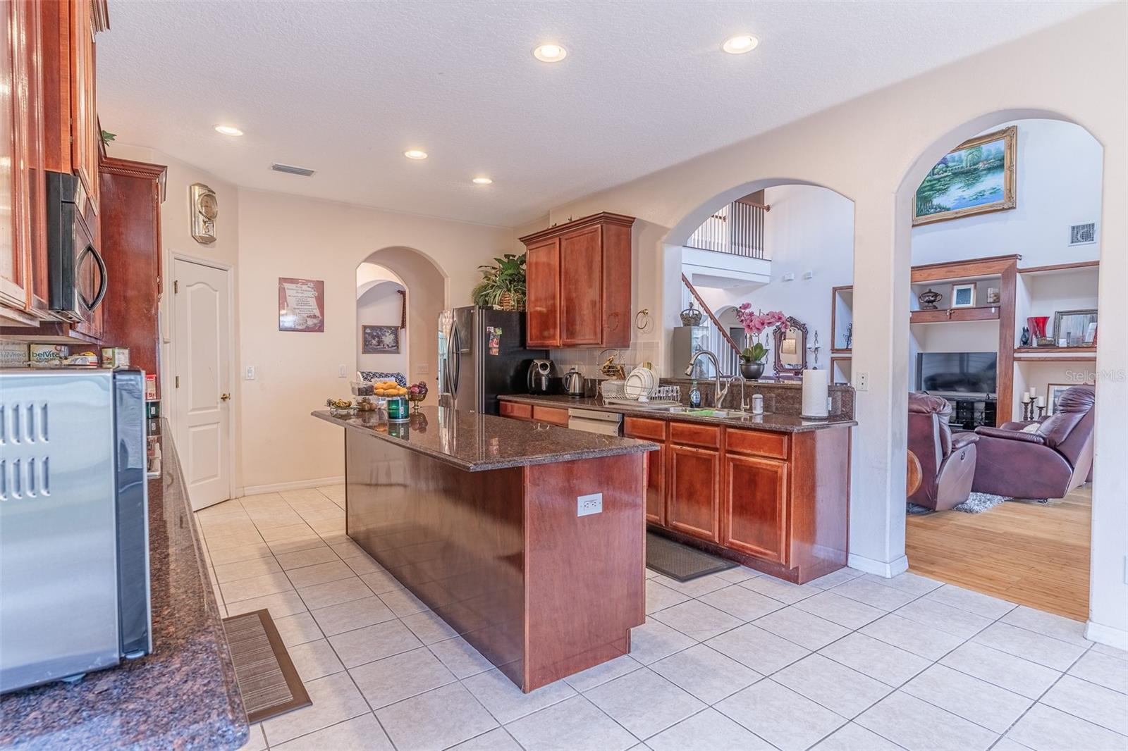 915 HICKORY FORK DR