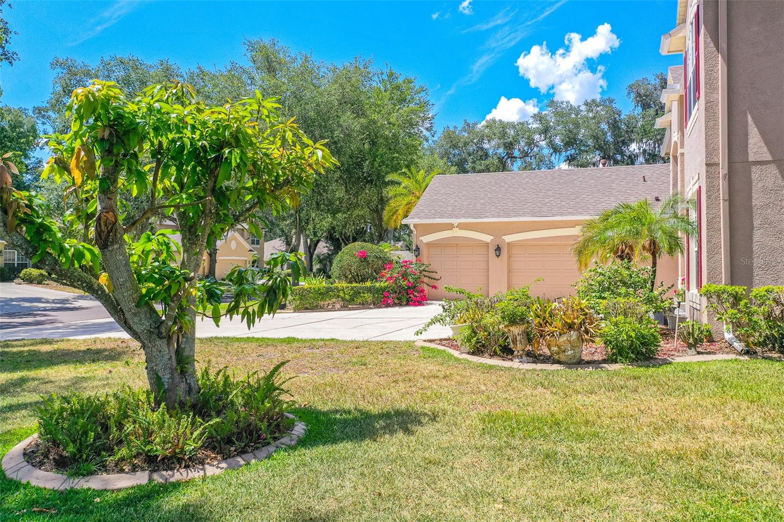 915 HICKORY FORK DR
