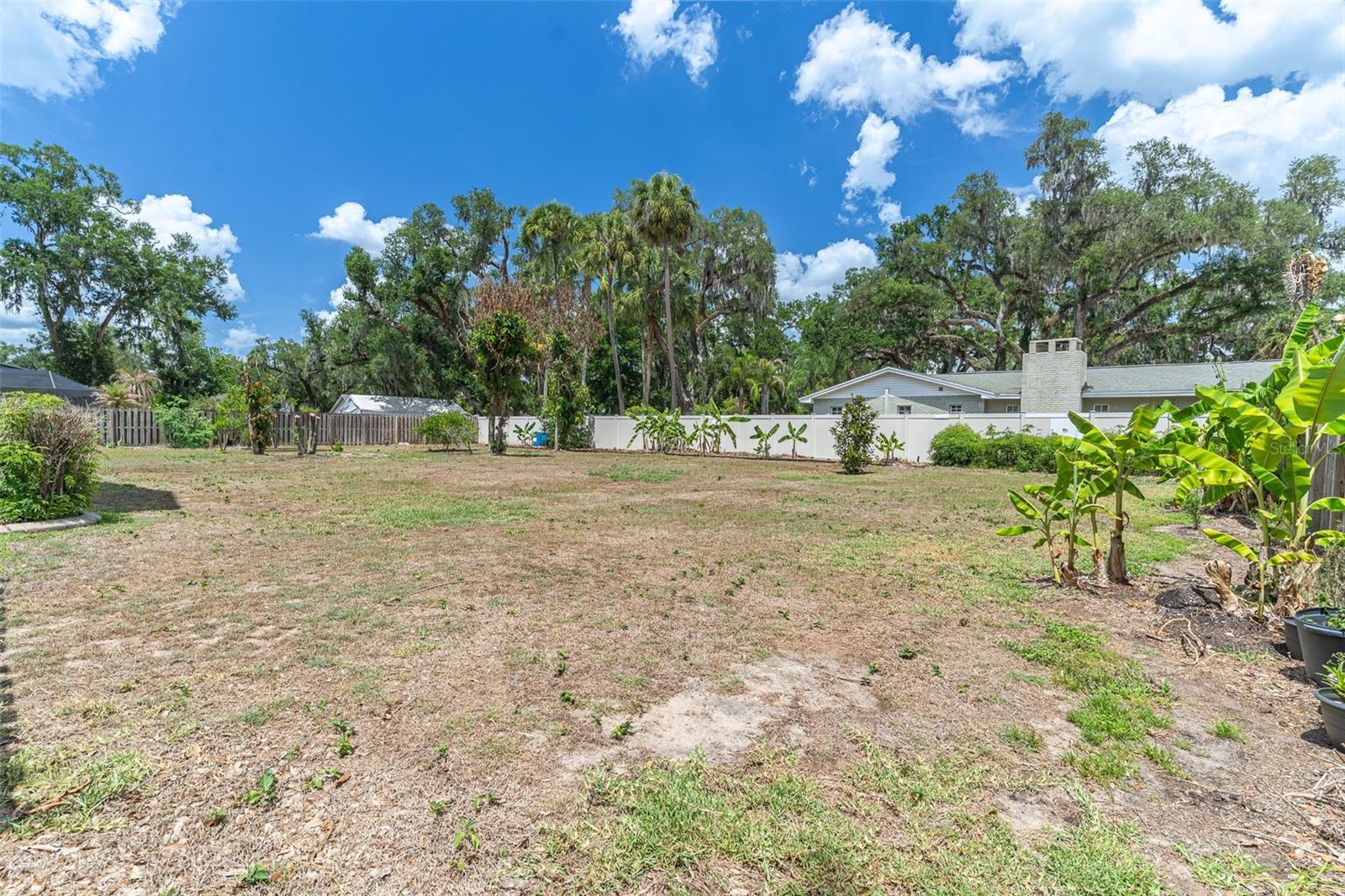 915 HICKORY FORK DR