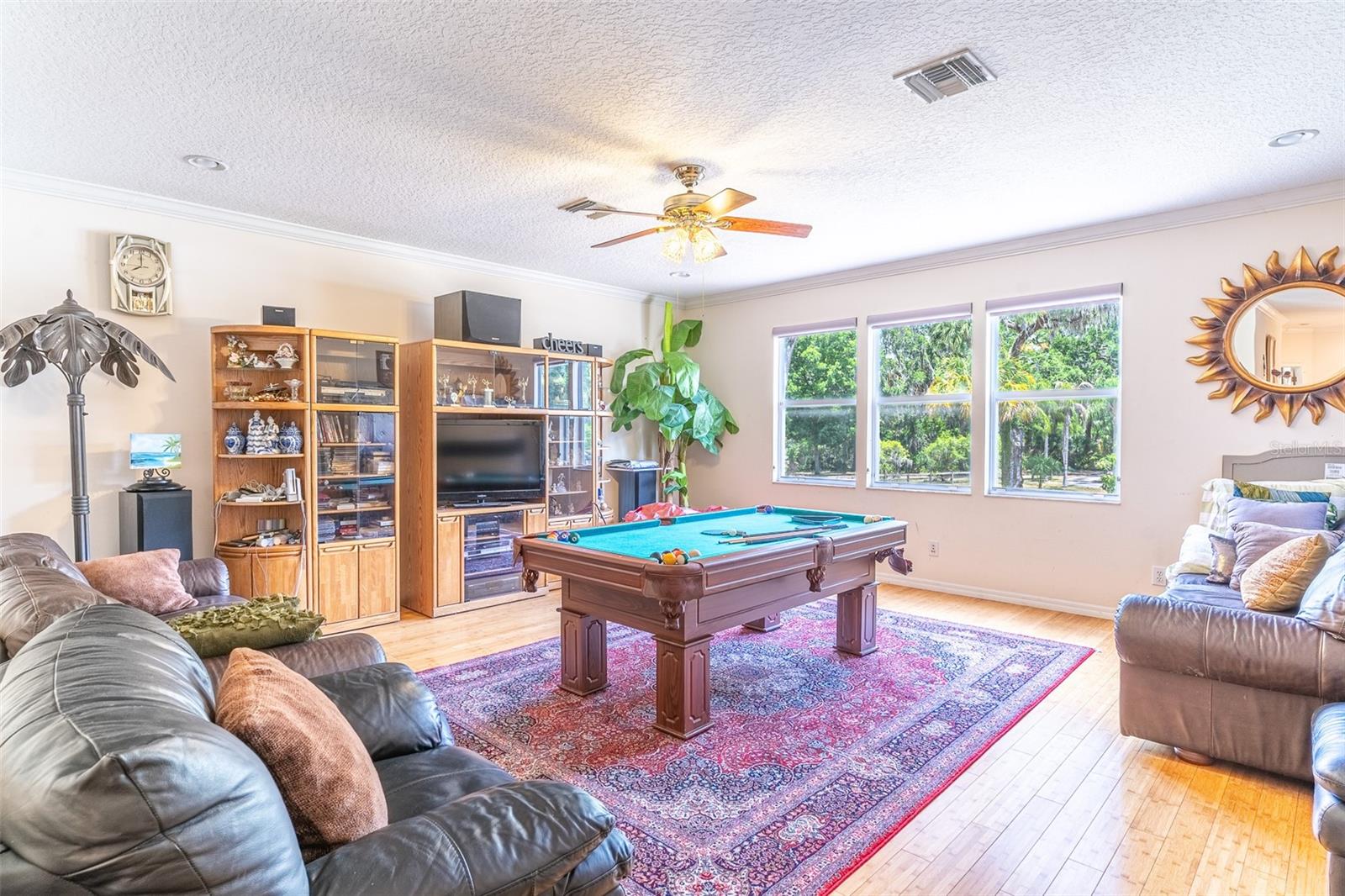 915 HICKORY FORK DR