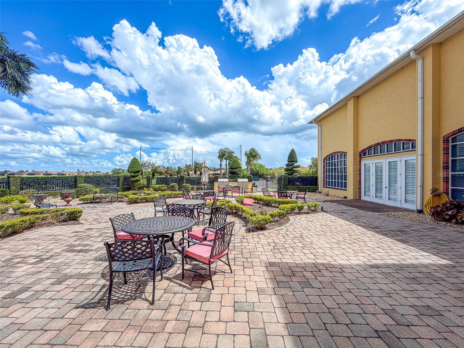 1394 OAKMONT DR
