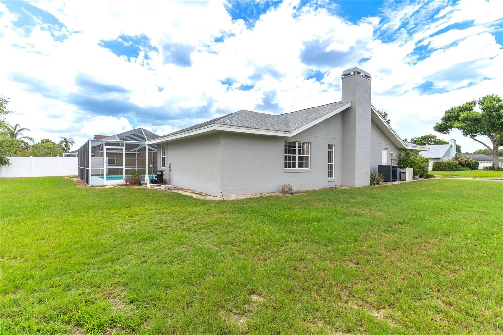 699 HUNTERS RUN BLVD