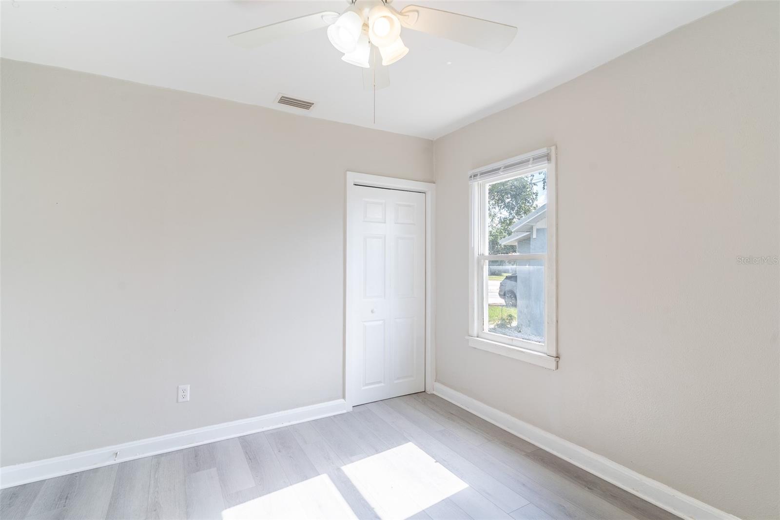 106 AVENUE D SW