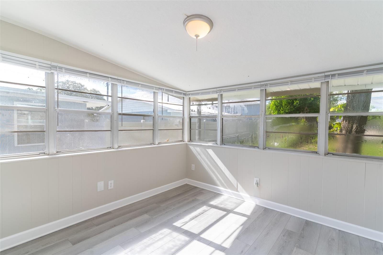 106 AVENUE D SW