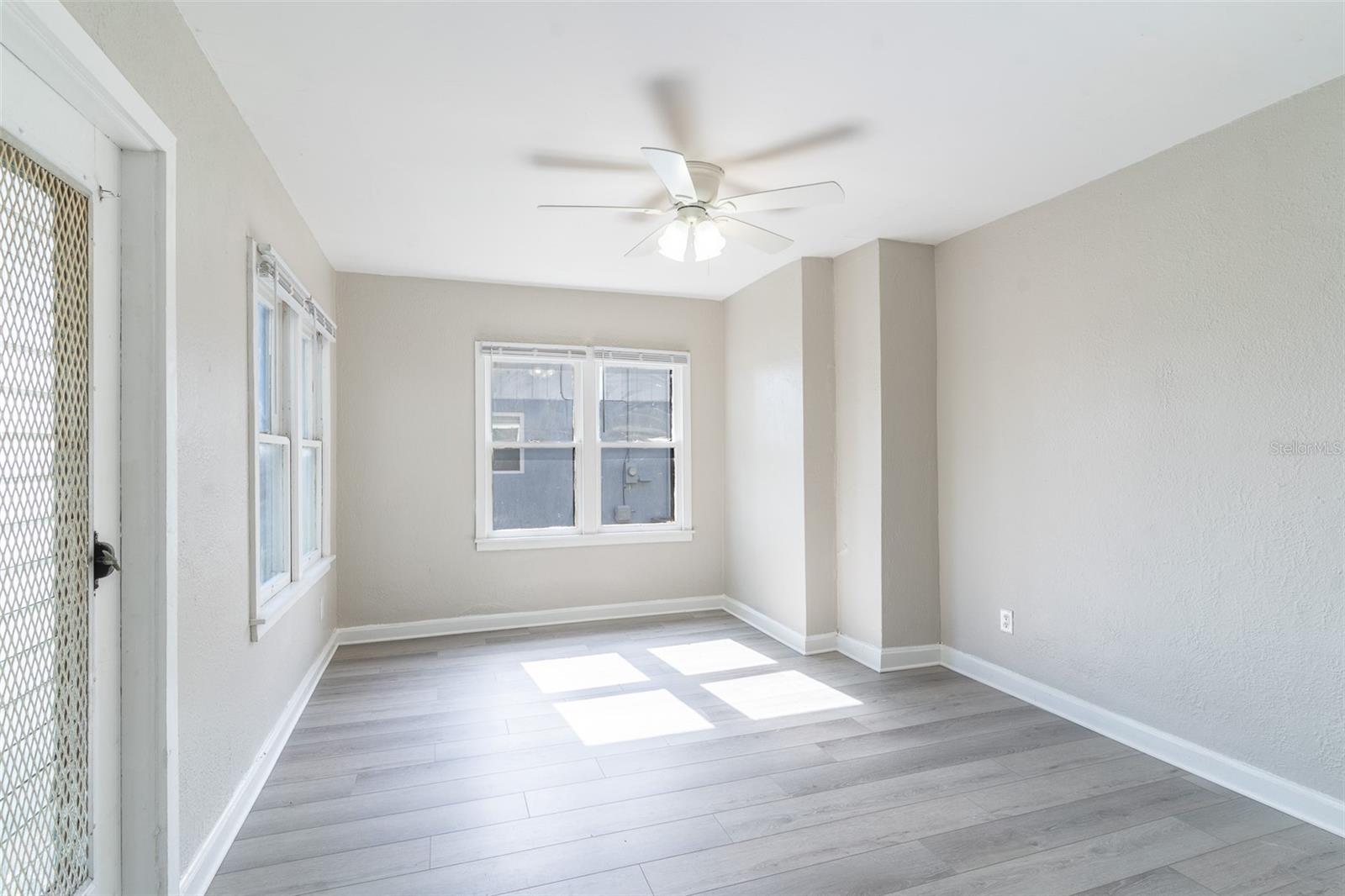 106 AVENUE D SW
