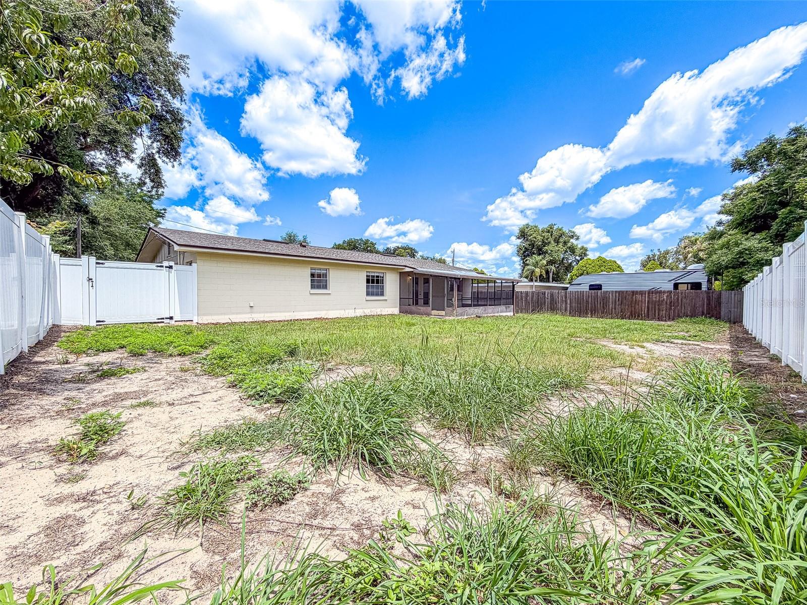 506 15TH CT NE