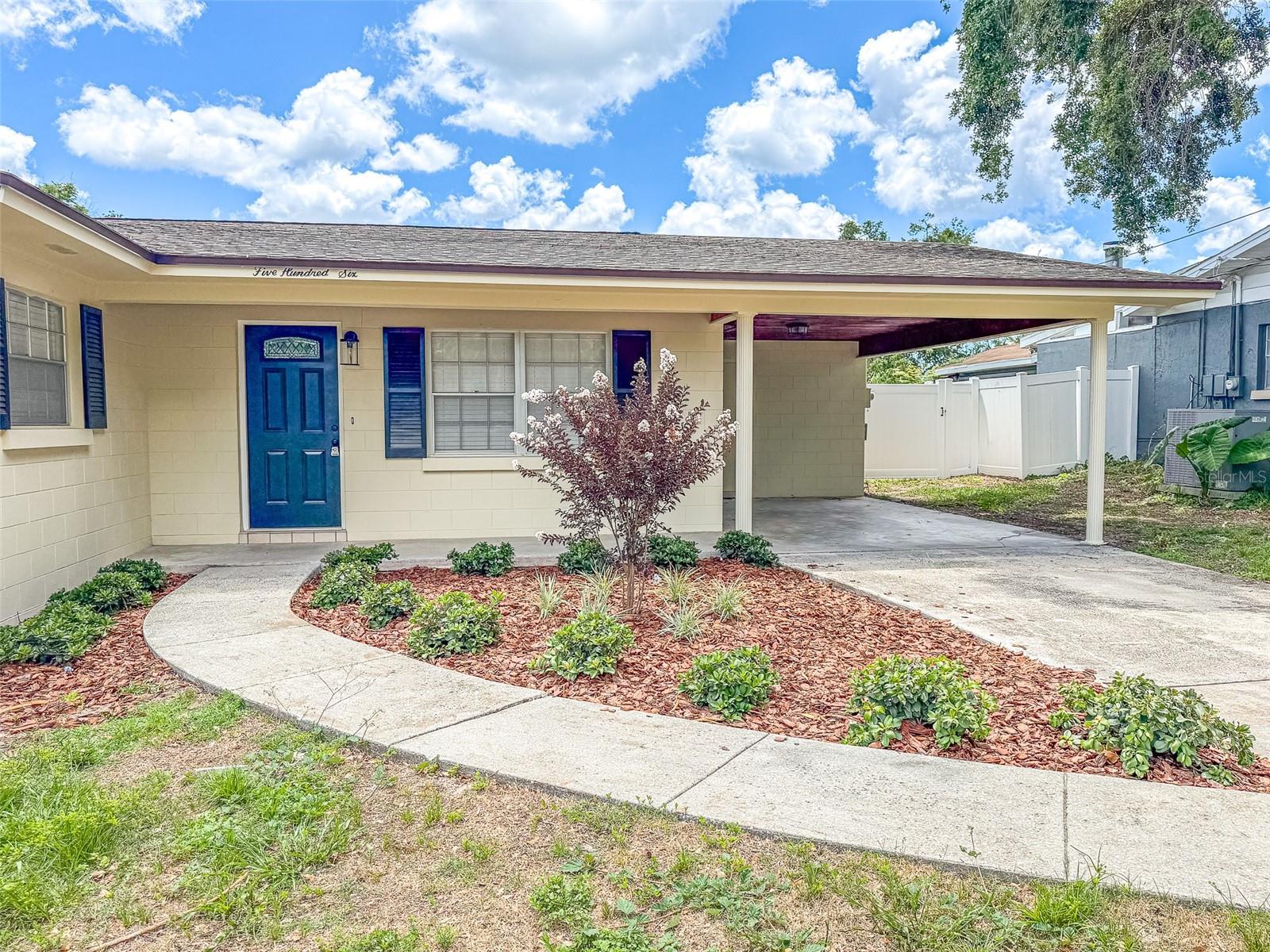 506 15TH CT NE