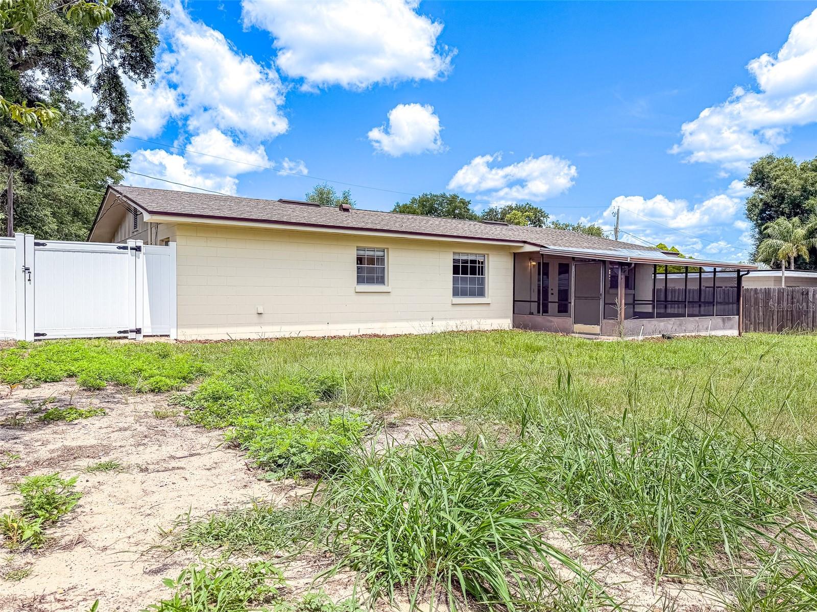 506 15TH CT NE