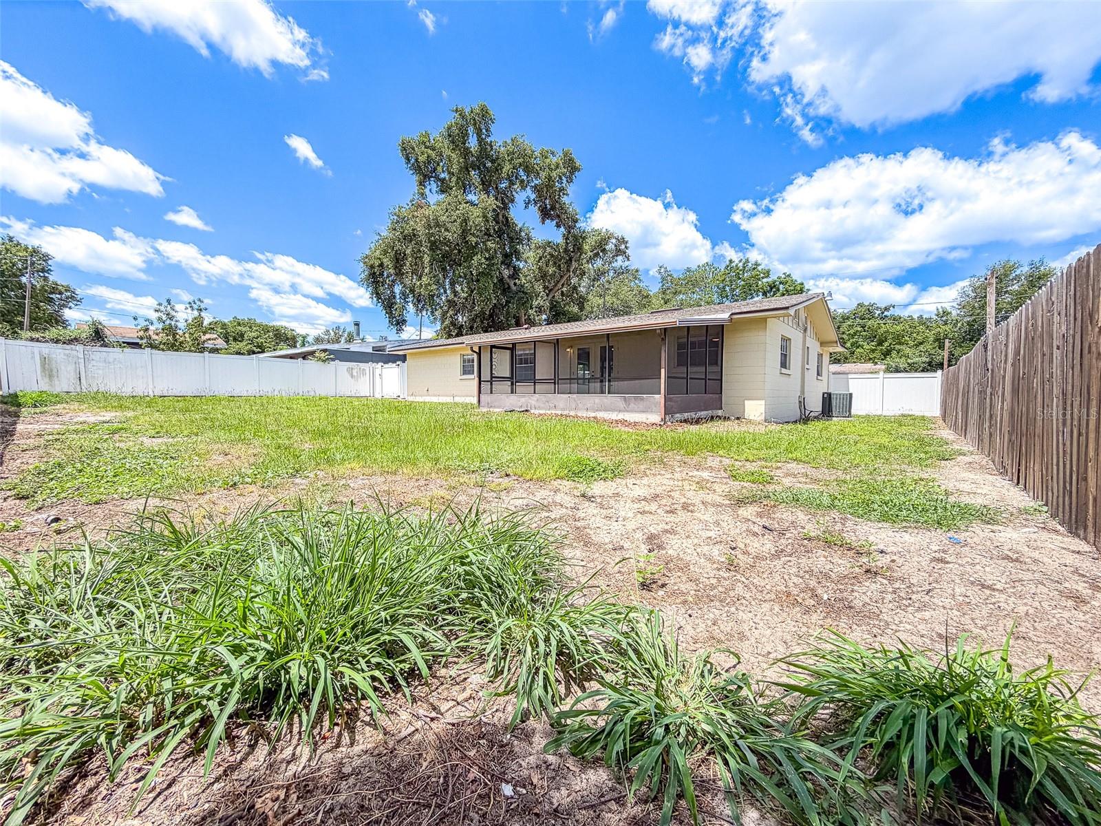 506 15TH CT NE