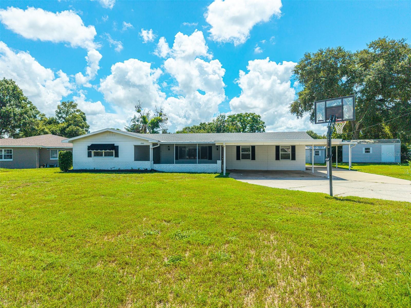 1380 S LAKE ROY DR DR