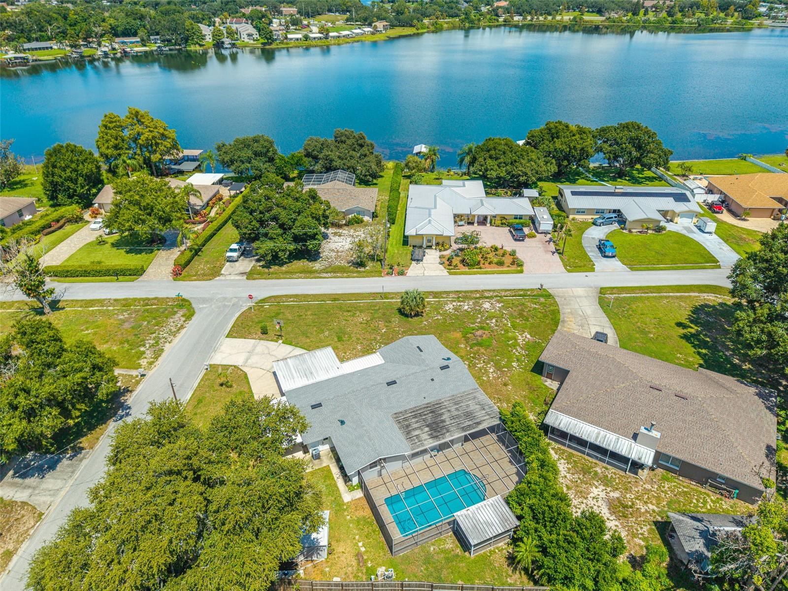 1380 S LAKE ROY DR DR