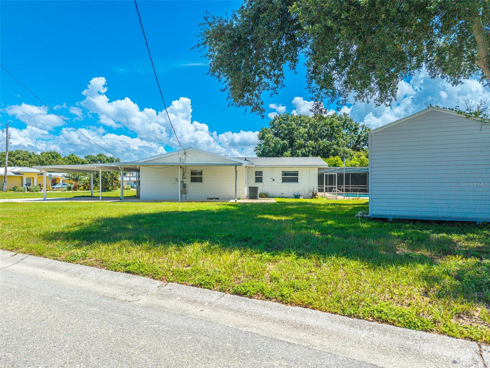 1380 S LAKE ROY DR DR