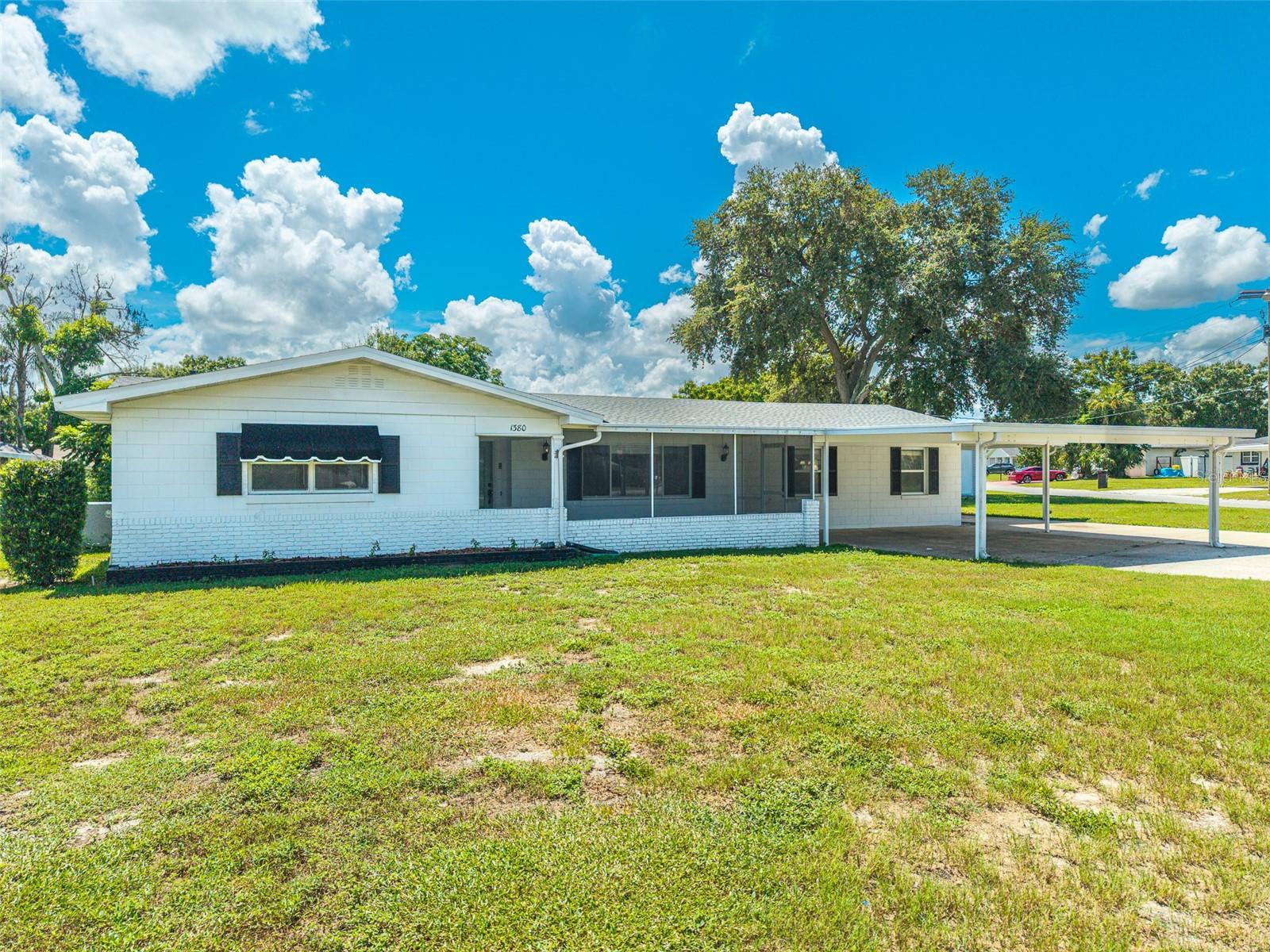 1380 S LAKE ROY DR DR